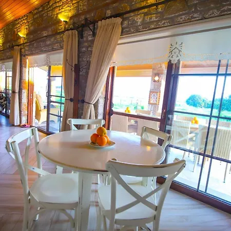 Lemon Tree Villa Ula